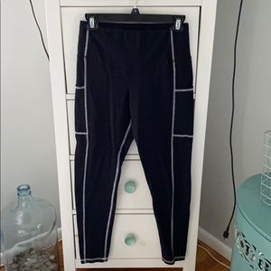 Cropped black/white stitched  leggings